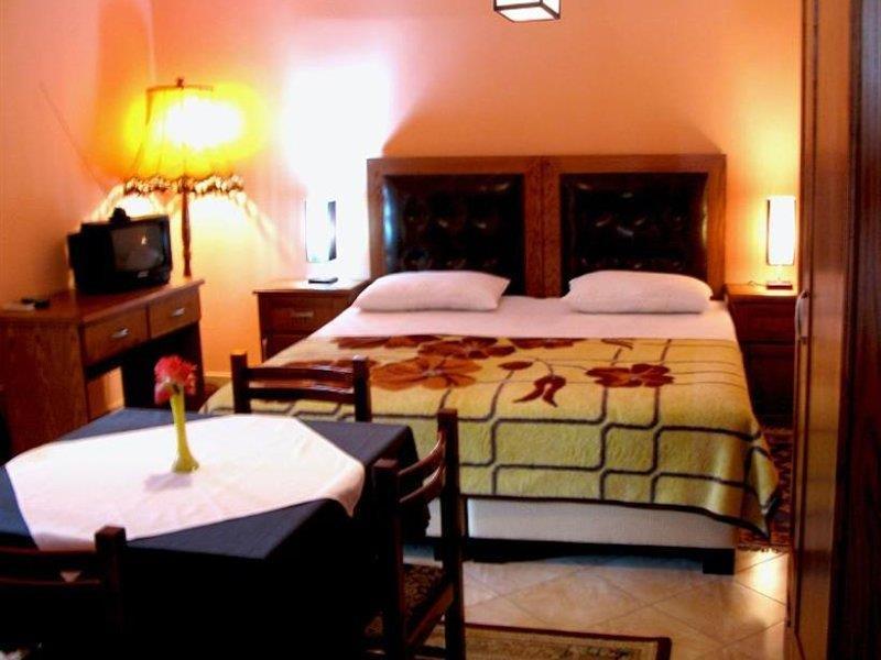 Bristol Hotel Тирана Экстерьер фото