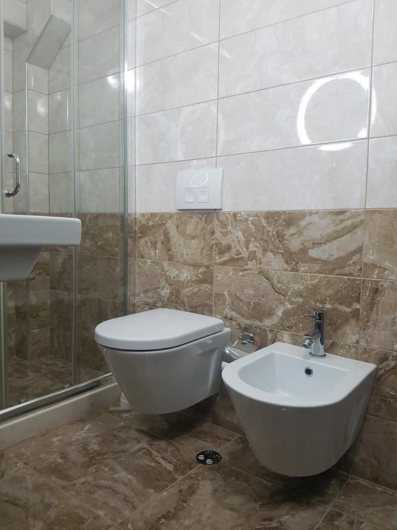 Bristol Hotel Тирана Экстерьер фото