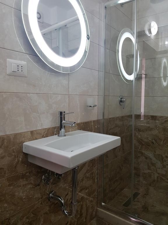 Bristol Hotel Тирана Экстерьер фото